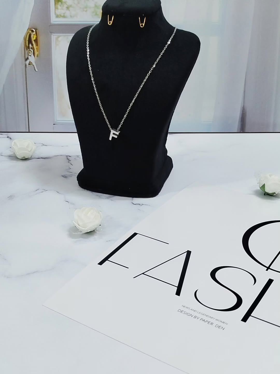 گردنبندحرف انگلیسی F سه بعدی نقره ای استیل