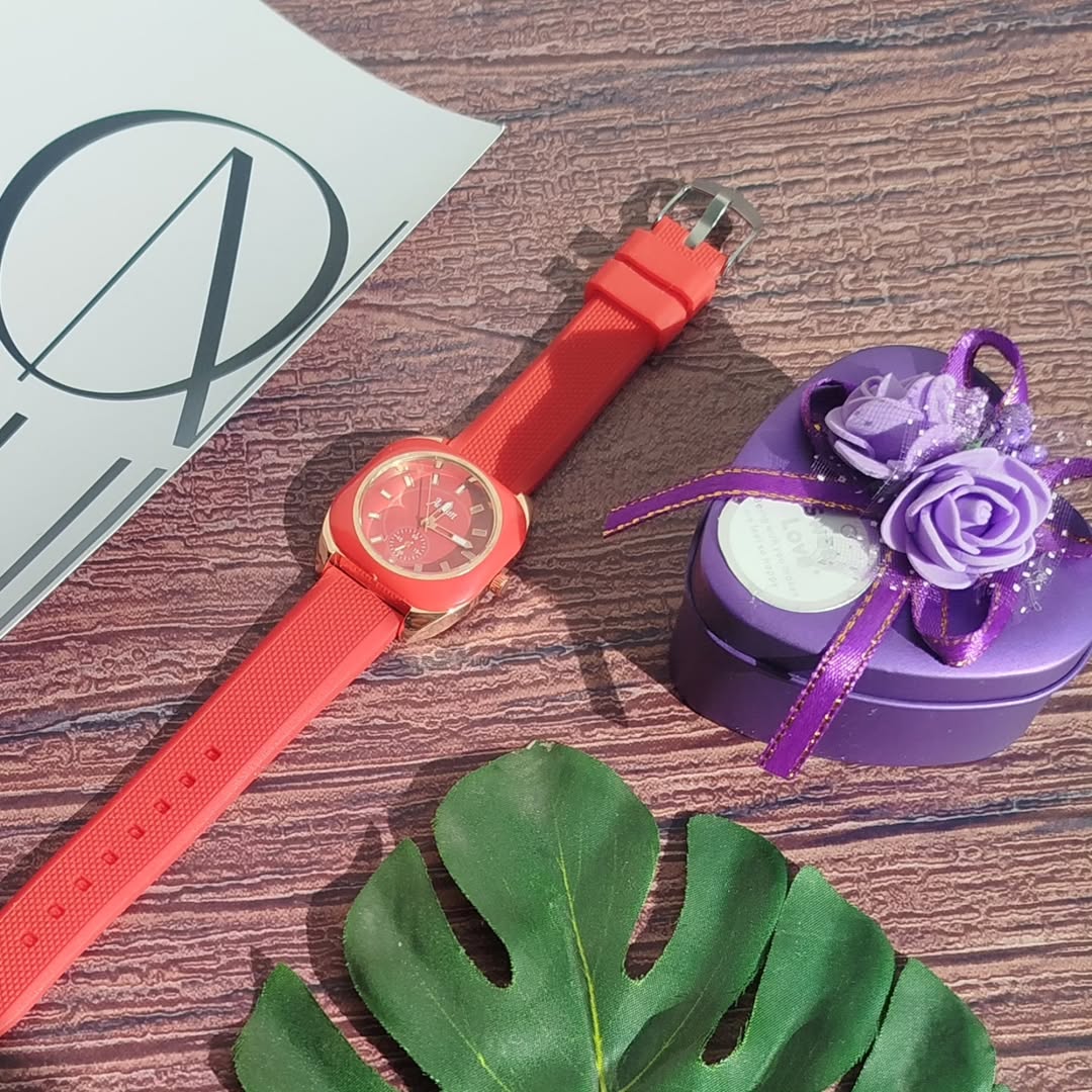 ساعت مچی بند سیلیکونی قرمز